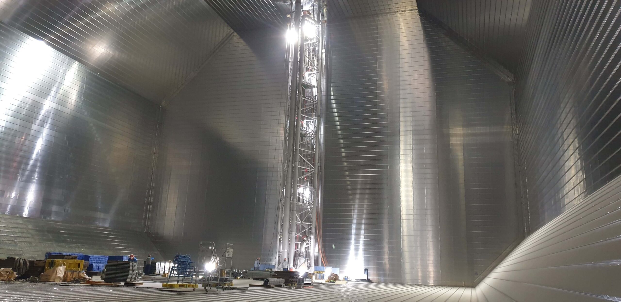 Atlas Seaway team inspecting LNGC hull section